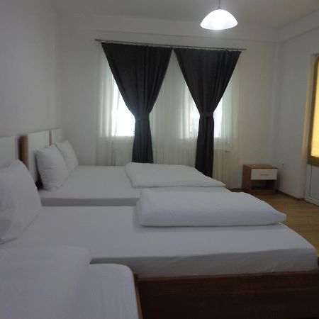 Hotel Rio Pristina Exterior photo