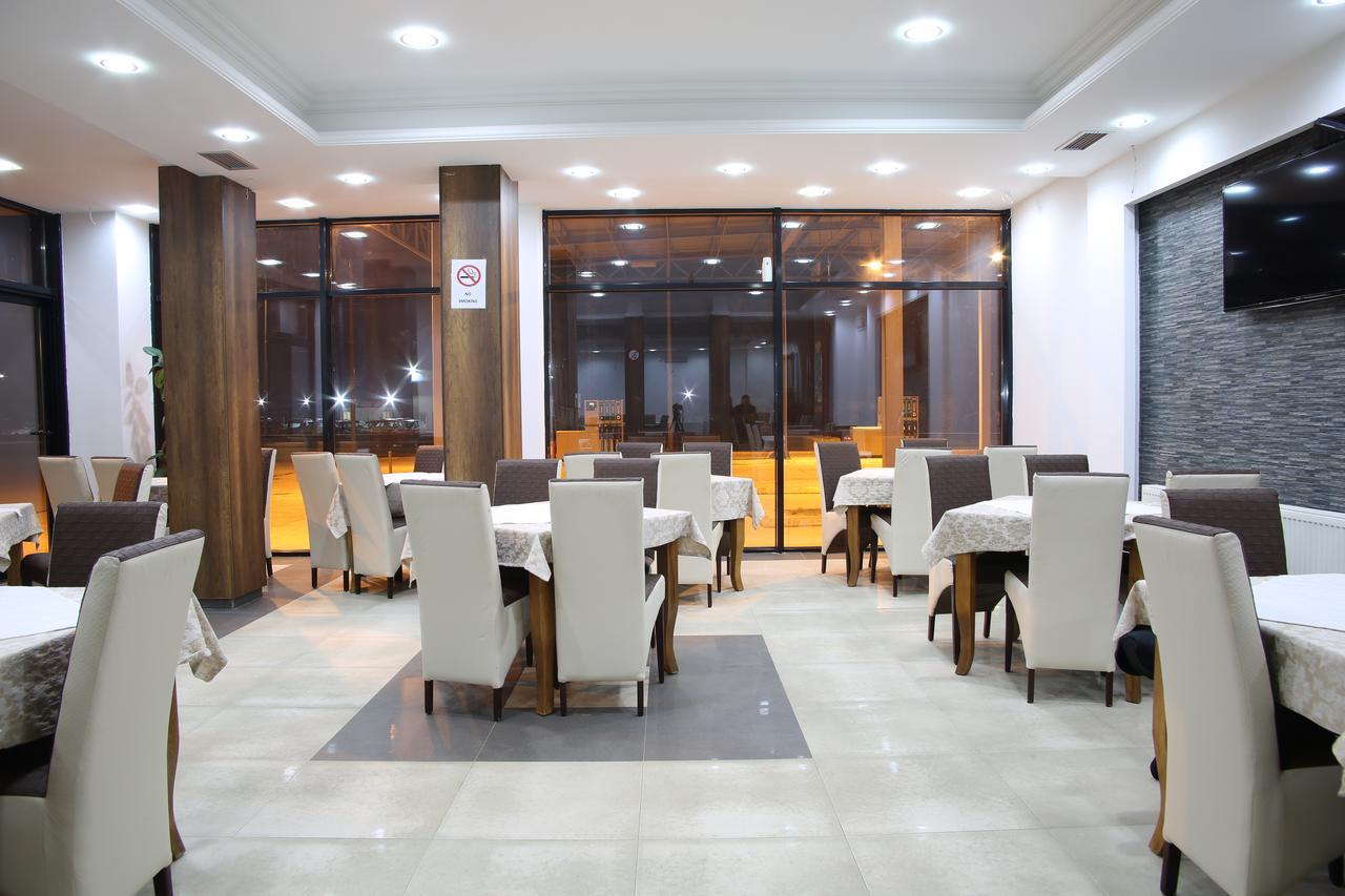 Hotel Rio Pristina Exterior photo