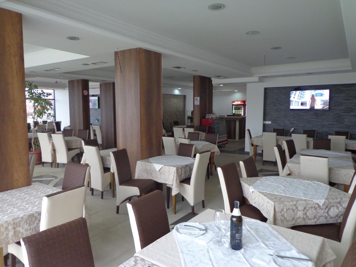 Hotel Rio Pristina Exterior photo
