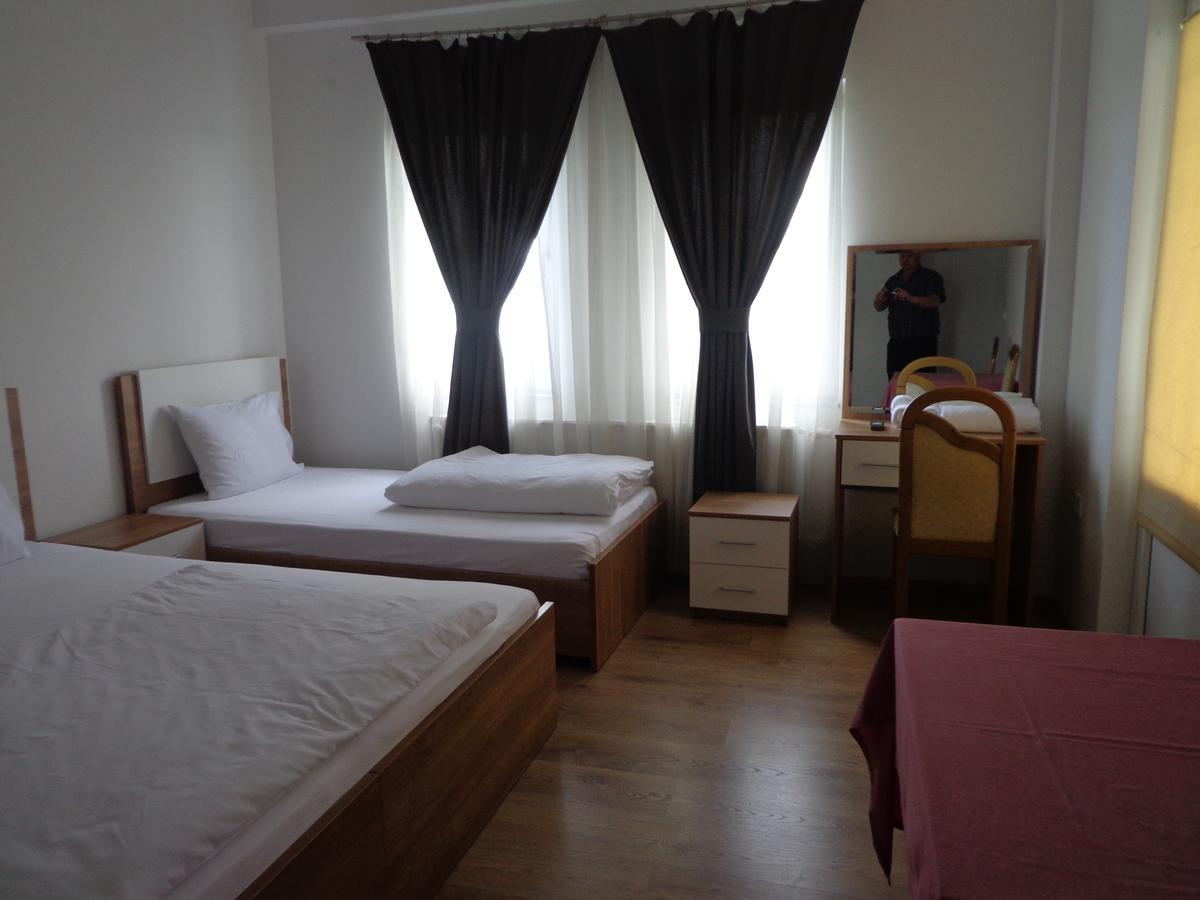 Hotel Rio Pristina Exterior photo
